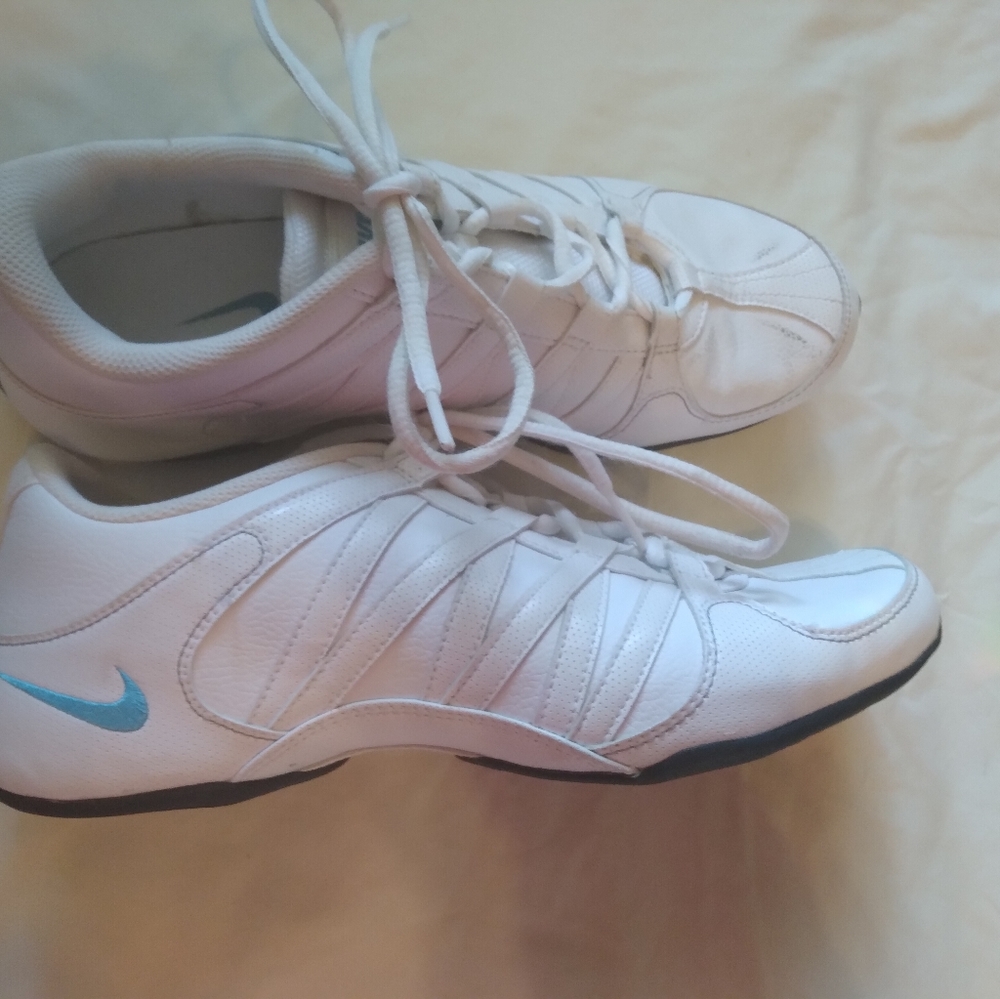 White Nike Shoes Womans Size 8.5